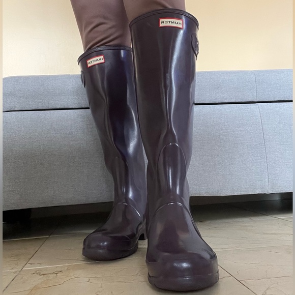 Hunter Rubber Knee-High Tall Gloss Rain Boots - Picture 1 of 15